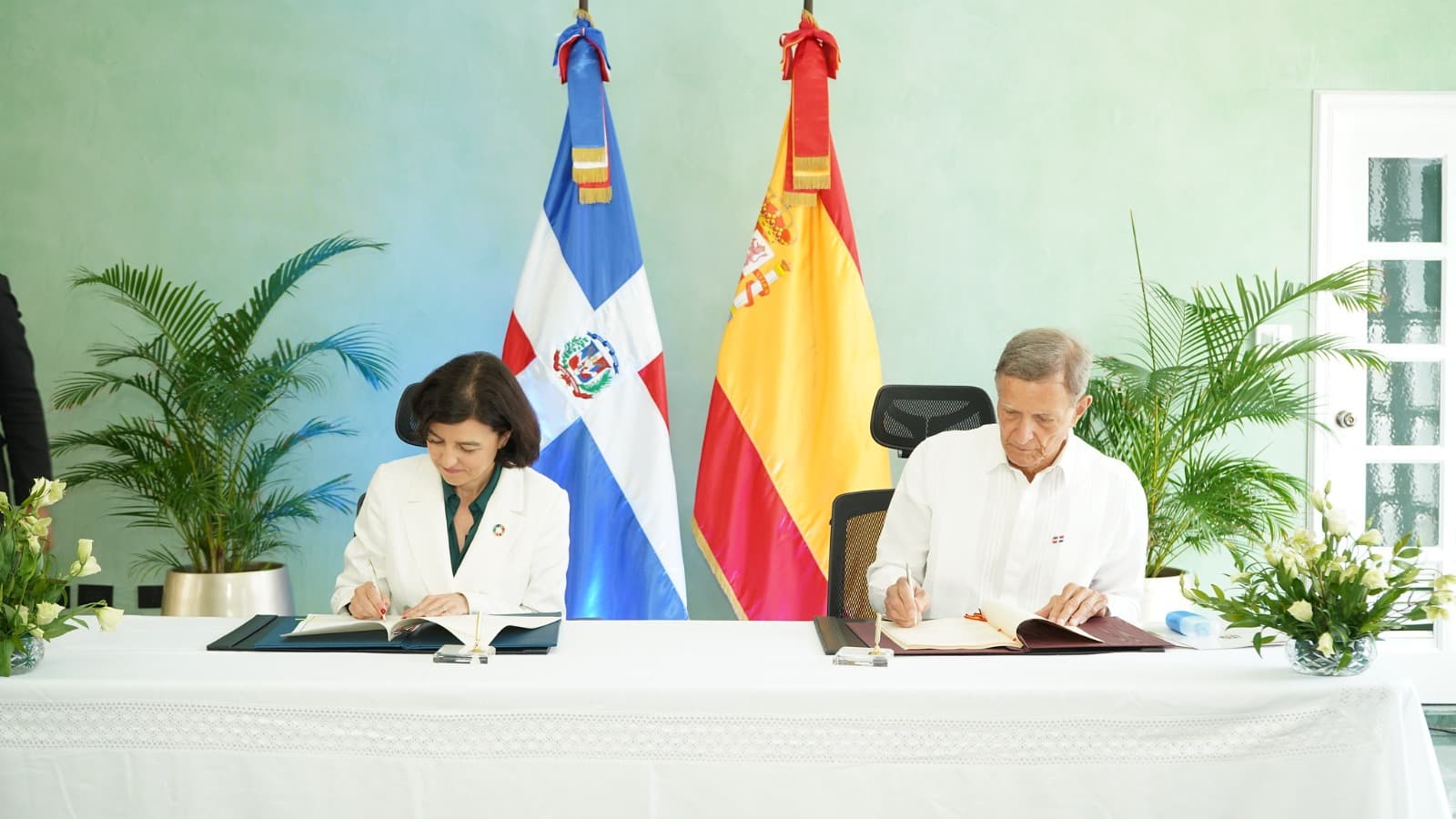 República Dominicana y España firman nuevo acuerdo de cooperación para ...